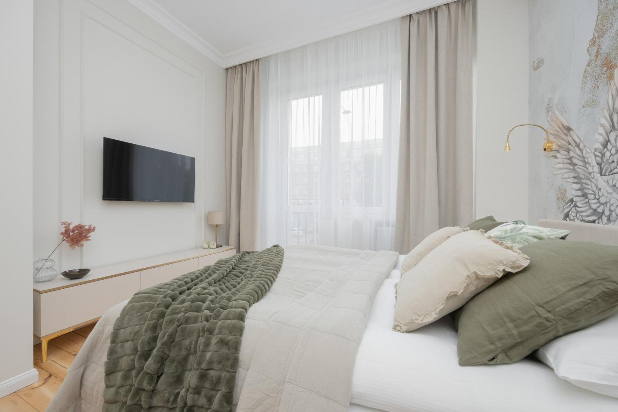 Apartament Elegant Grojecka In By Renters Warszawa