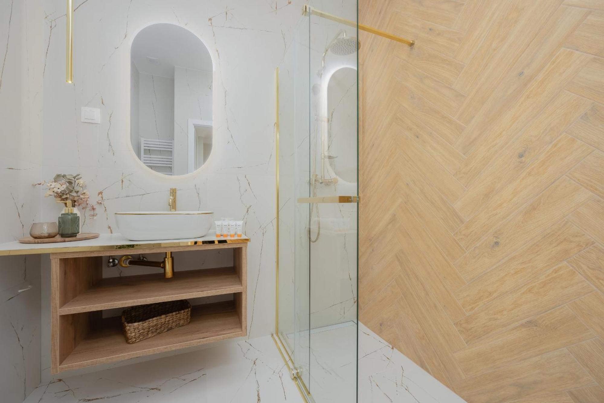 Elegant Grojecka In By Renters * Warszawa