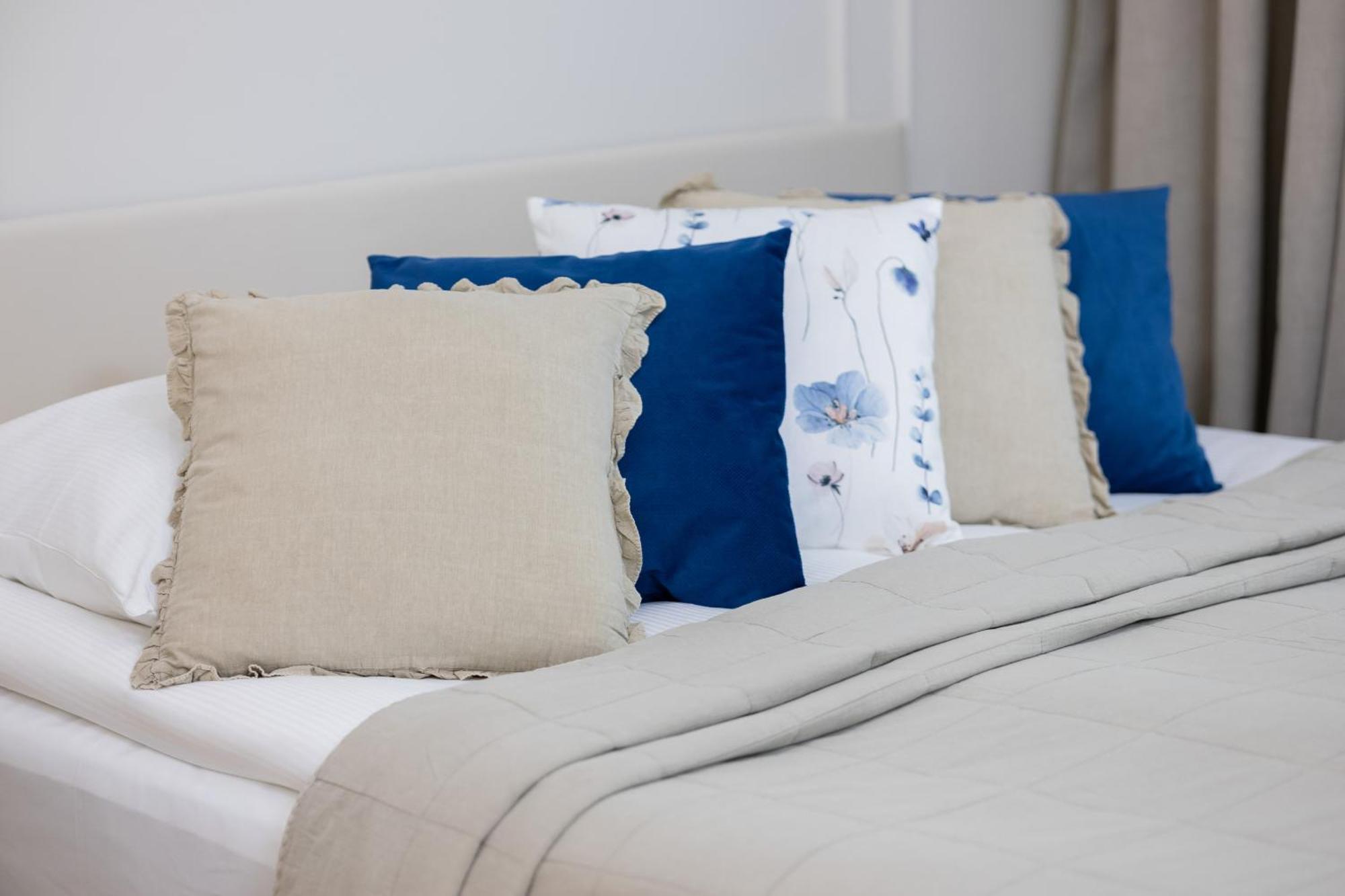 Elegant Grojecka In By Renters Leilighet *