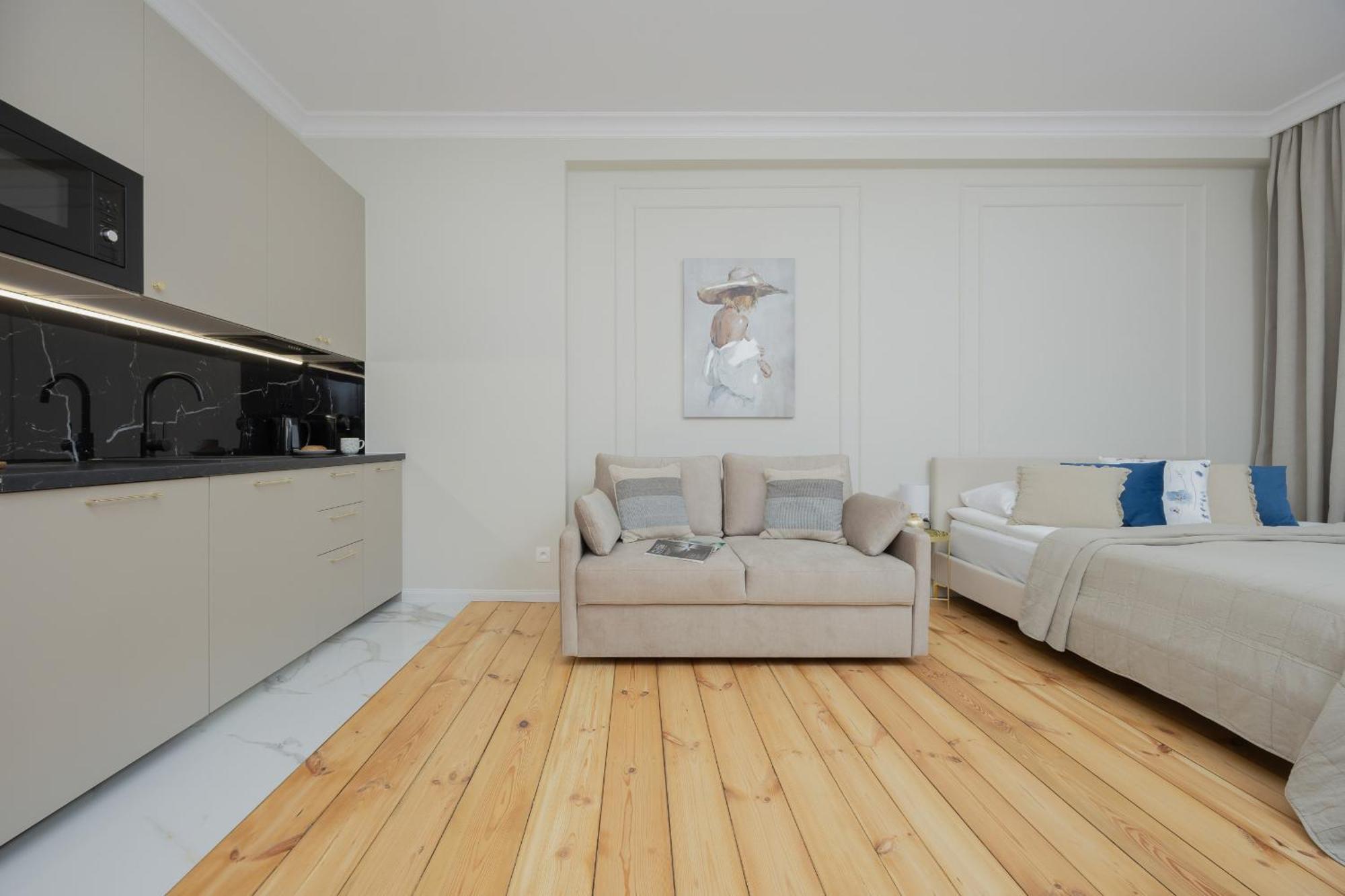 Apartament Elegant Grojecka In By Renters Warszawa