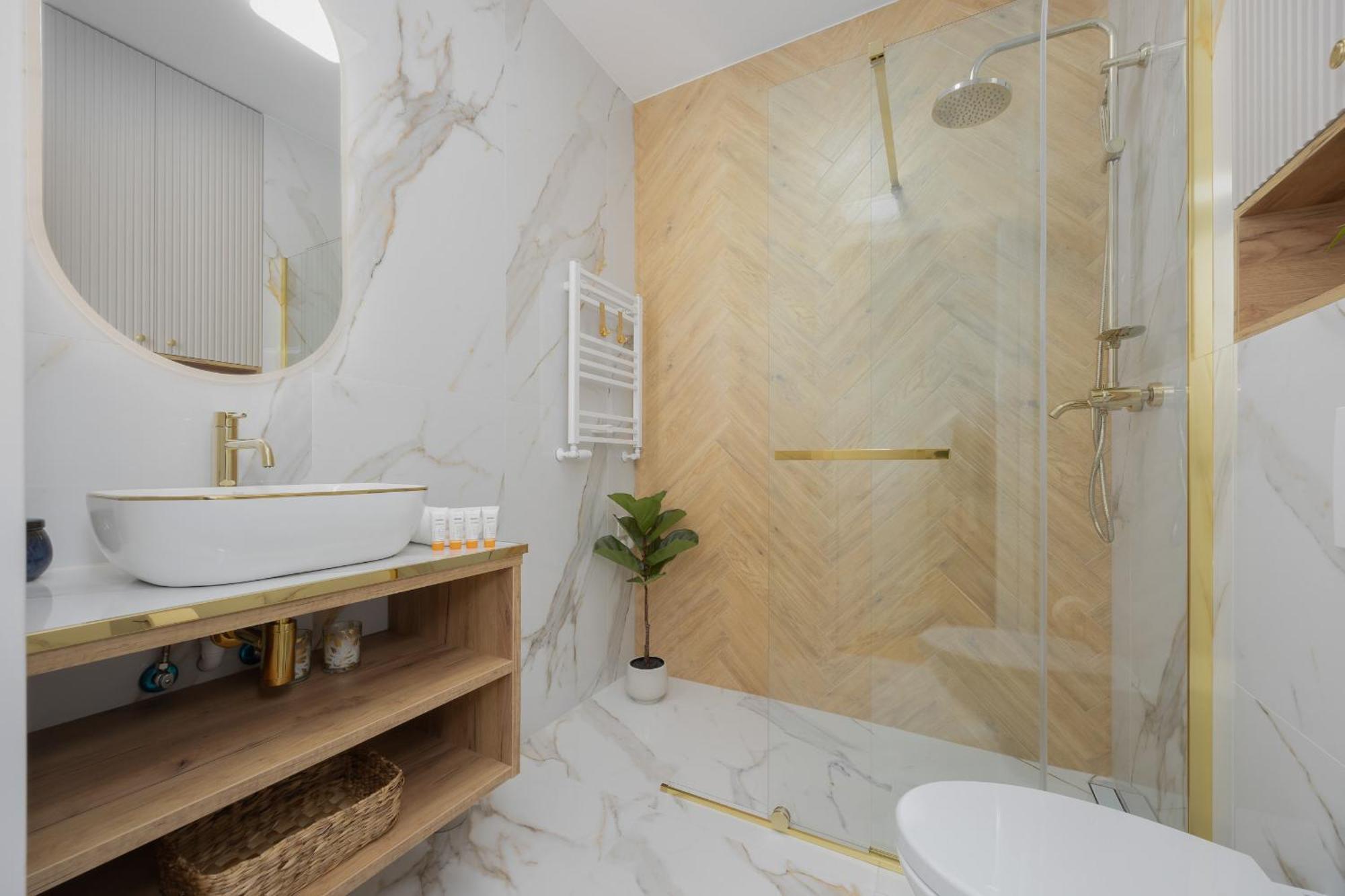 Elegant Grojecka In By Renters Warszawa