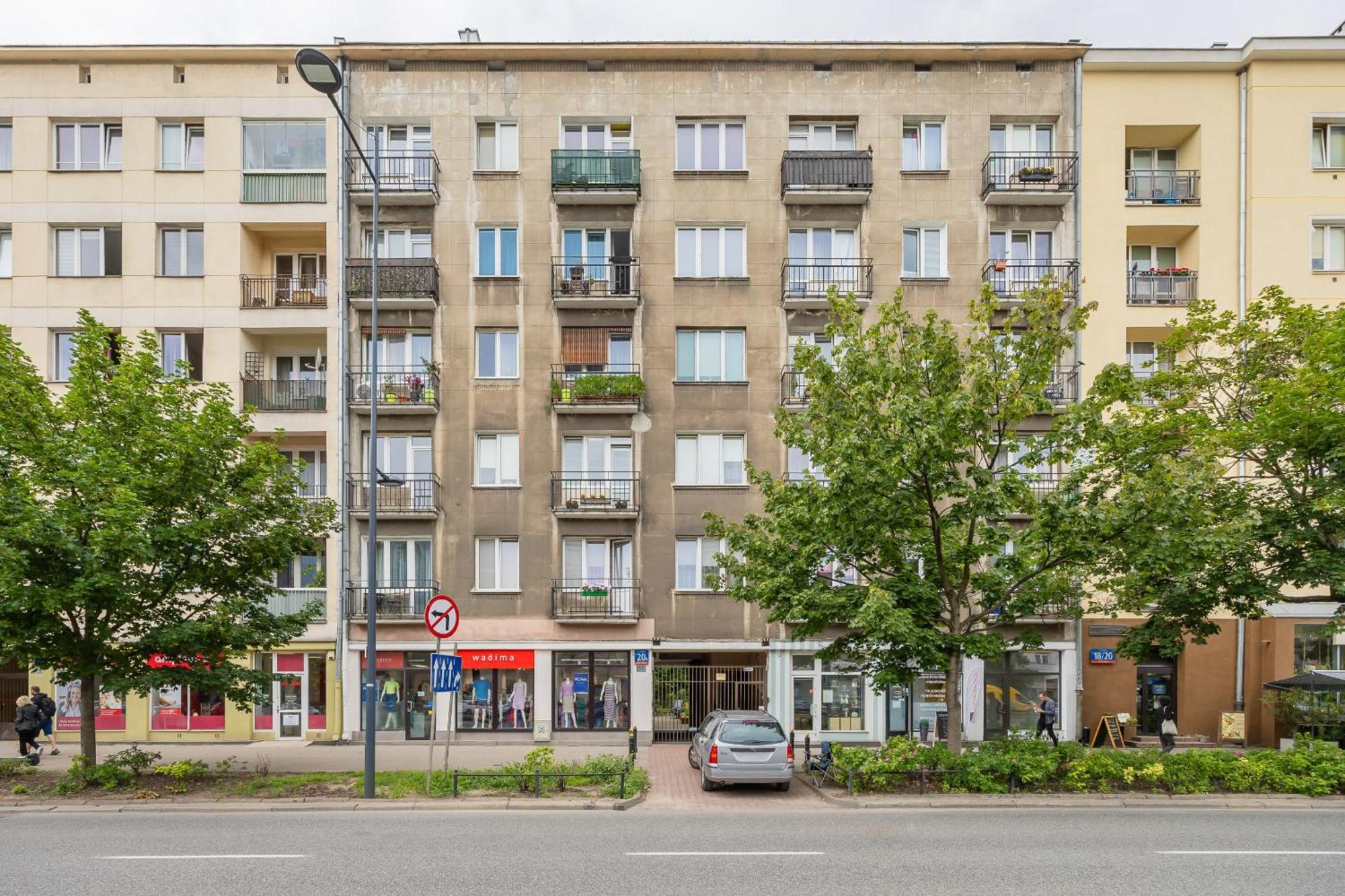 Elegant Grojecka In By Renters Apartament