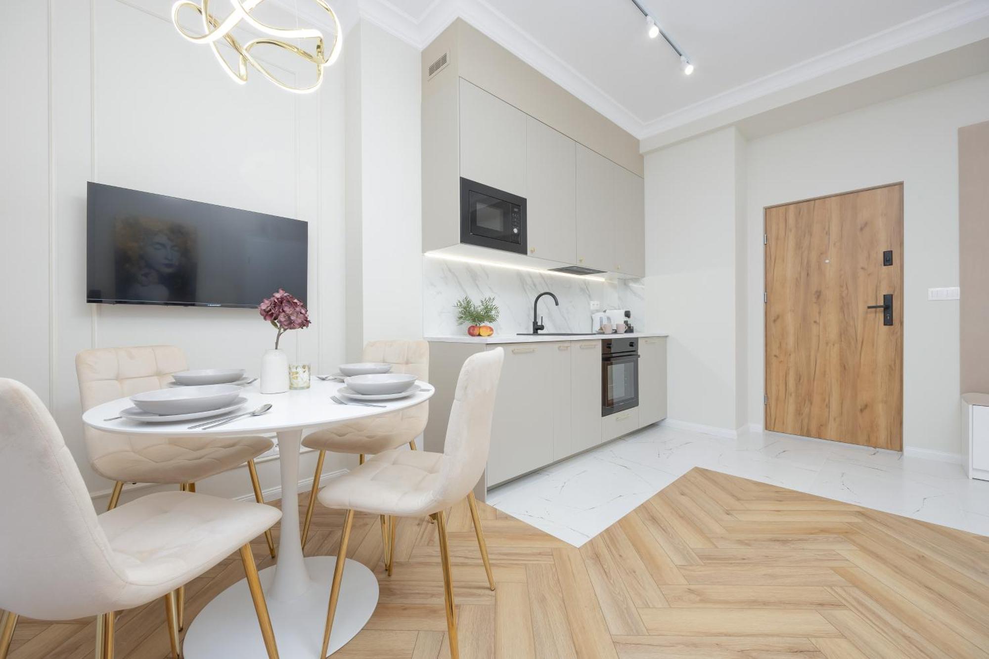 Elegant Grojecka In By Renters Apartament Warszawa